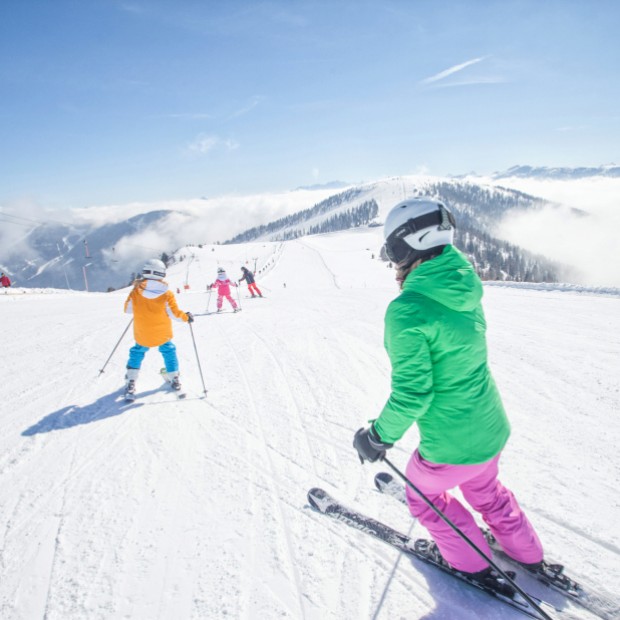 Skifahren Familie Kärnten © BRM - Mathias Praegant.jpg